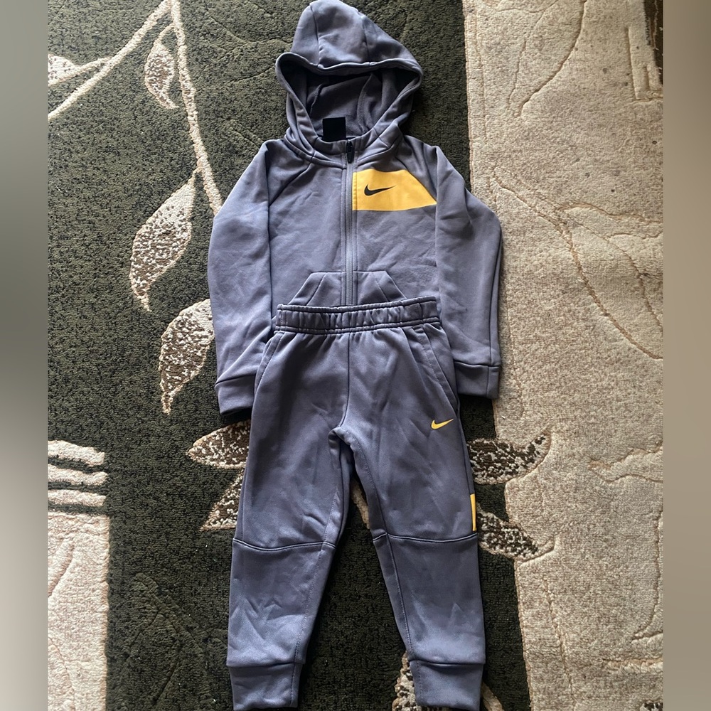Nike Zip Up & Sweats Set for toddler 3T